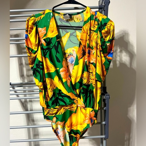Floral bodysuitNWOT WB - Picture 1 of 4